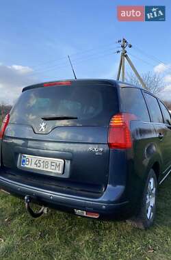 Микровэн Peugeot 5008 2013 в 