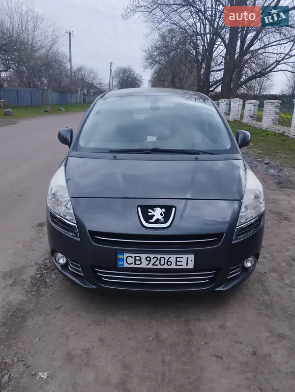 Peugeot 5008 2013