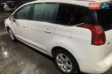 Микровэн Peugeot 5008 2016 в 