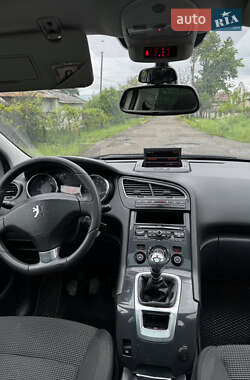 Мікровен Peugeot 5008 2011 в 