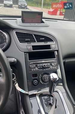 Микровэн Peugeot 5008 2011 в 