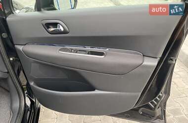 Микровэн Peugeot 5008 2011 в 