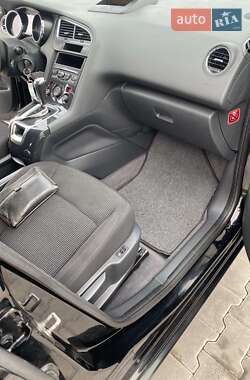 Микровэн Peugeot 5008 2011 в 