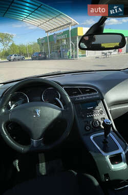 Мікровен Peugeot 5008 2012 в 
