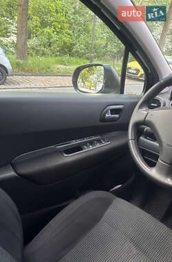 Микровэн Peugeot 5008 2011 в 
