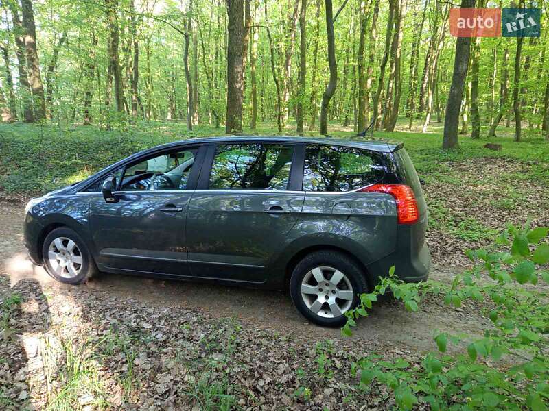 Мікровен Peugeot 5008 2010 в Чернівцях
