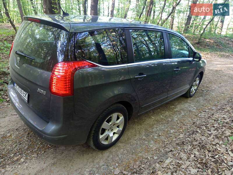 Мікровен Peugeot 5008 2010 в Чернівцях