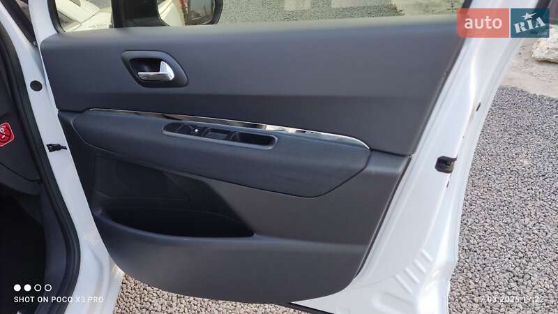 Мікровен Peugeot 5008 2014 в Тернополі