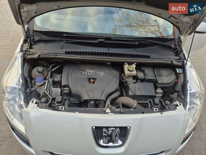 Мікровен Peugeot 5008 2011 в Млиніві