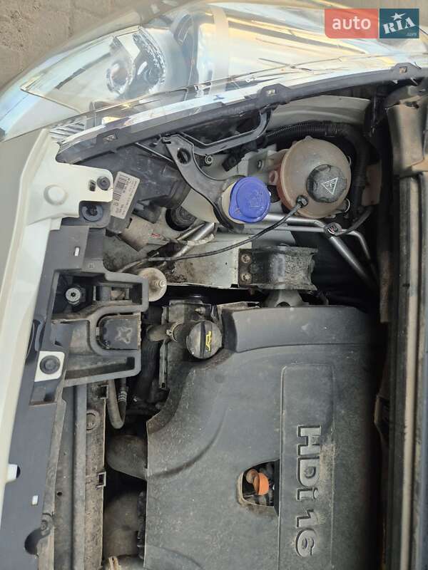 Мікровен Peugeot 5008 2011 в Млиніві