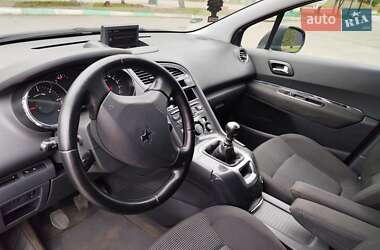 Микровэн Peugeot 5008 2010 в 