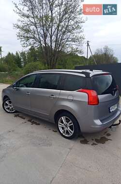 Микровэн Peugeot 5008 2014 в 