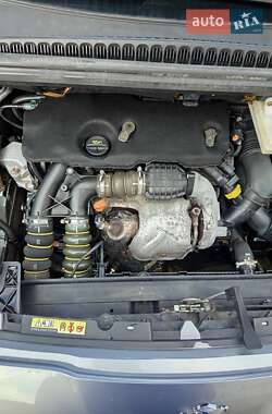 Микровэн Peugeot 5008 2014 в 