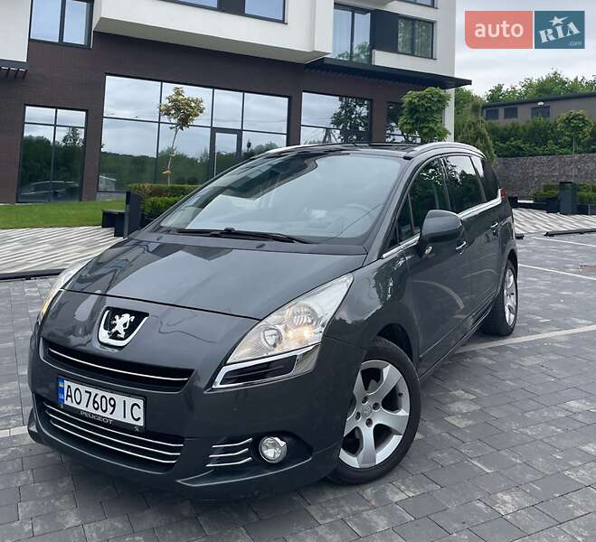 Peugeot 5008 2011