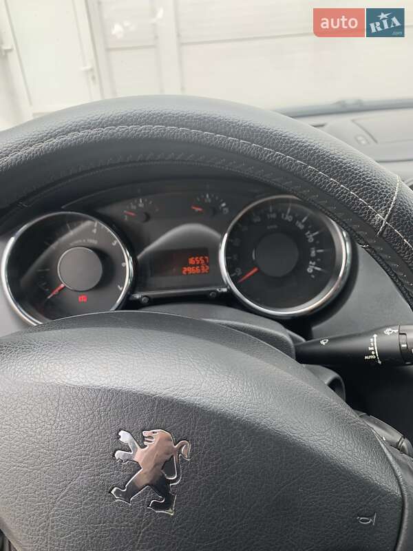 Микровэн Peugeot 5008 2010 в Львове