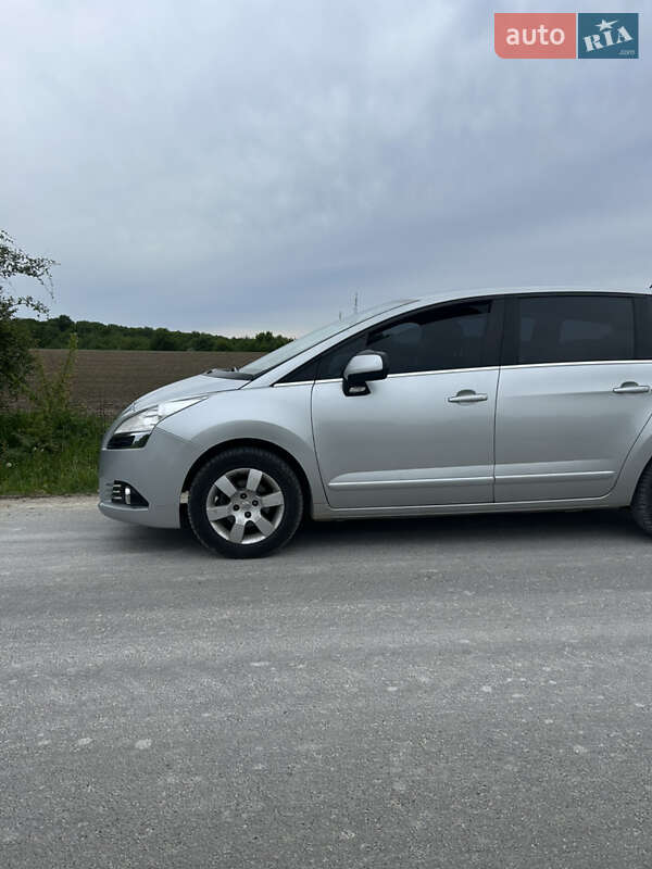 Мікровен Peugeot 5008 2010 в Івано-Франківську