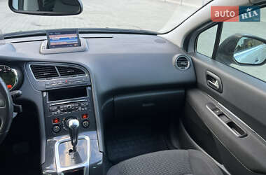 Микровэн Peugeot 5008 2011 в 