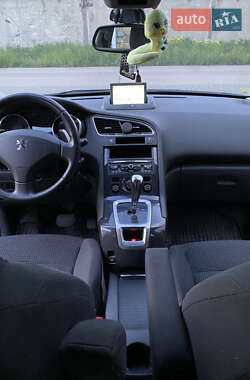 Мікровен Peugeot 5008 2013 в 