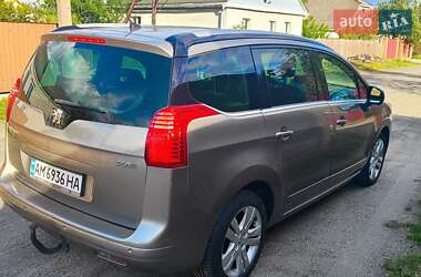 Микровэн Peugeot 5008 2011 в Малине