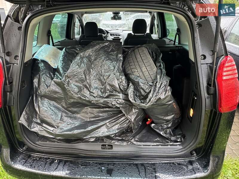 Микровэн Peugeot 5008 2012 в Львове