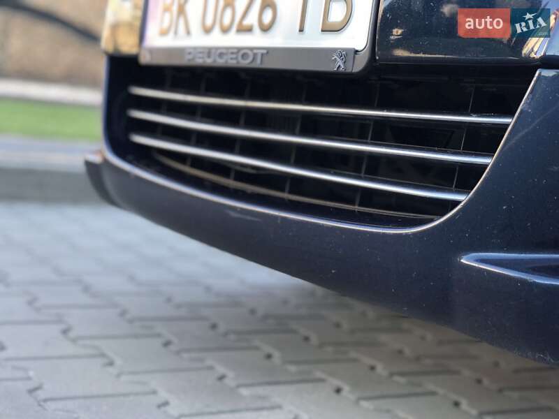 Мікровен Peugeot 5008 2010 в Луцьку