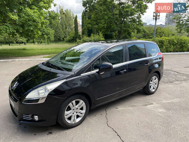 Peugeot 5008 2011