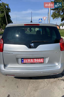 Мікровен Peugeot 5008 2011 в 
