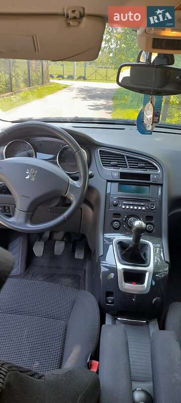 Мікровен Peugeot 5008 2009 в Стрию