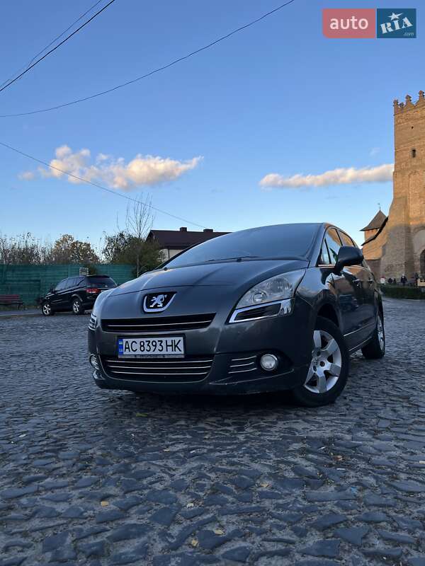 Peugeot 5008 2011