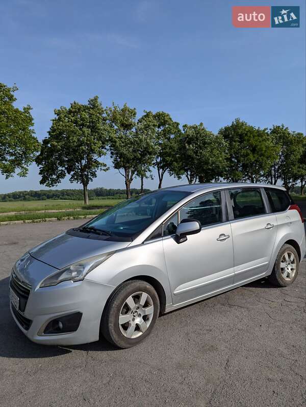 Микровэн Peugeot 5008 2014 в Владимире