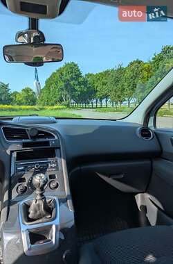Микровэн Peugeot 5008 2014 в 