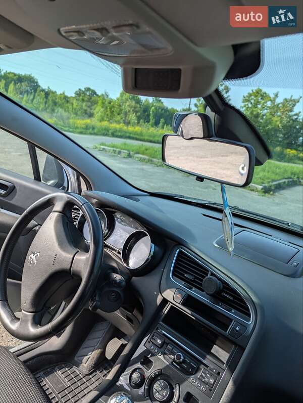 Микровэн Peugeot 5008 2014 в Владимире
