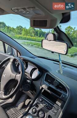 Микровэн Peugeot 5008 2014 в 