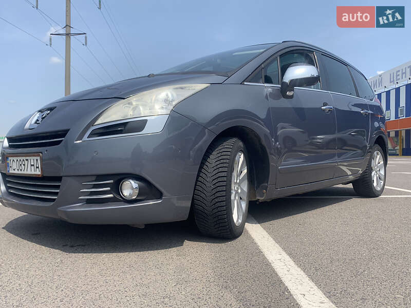 Микровэн Peugeot 5008 2011 в Луцке