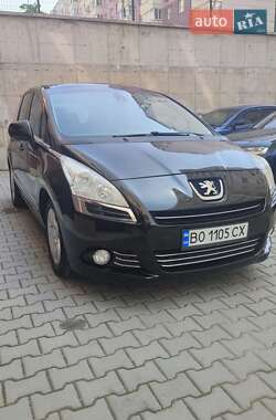 Микровэн Peugeot 5008 2011 в 