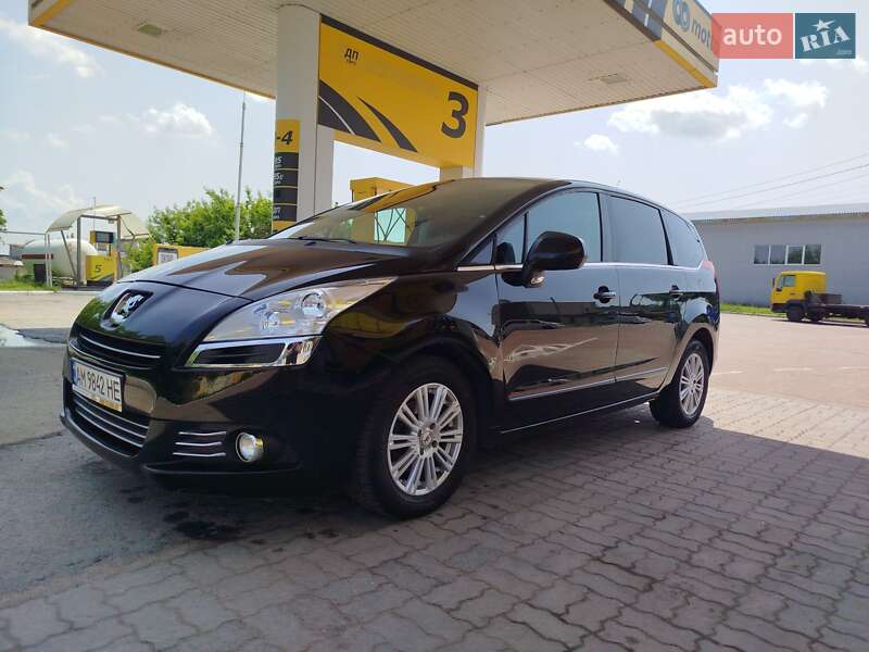Микровэн Peugeot 5008 2010 в Житомире