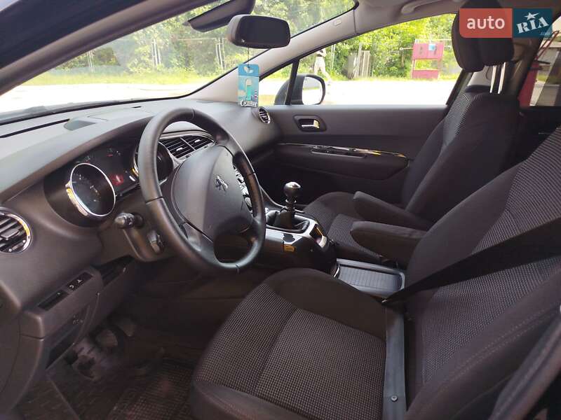 Микровэн Peugeot 5008 2010 в Житомире
