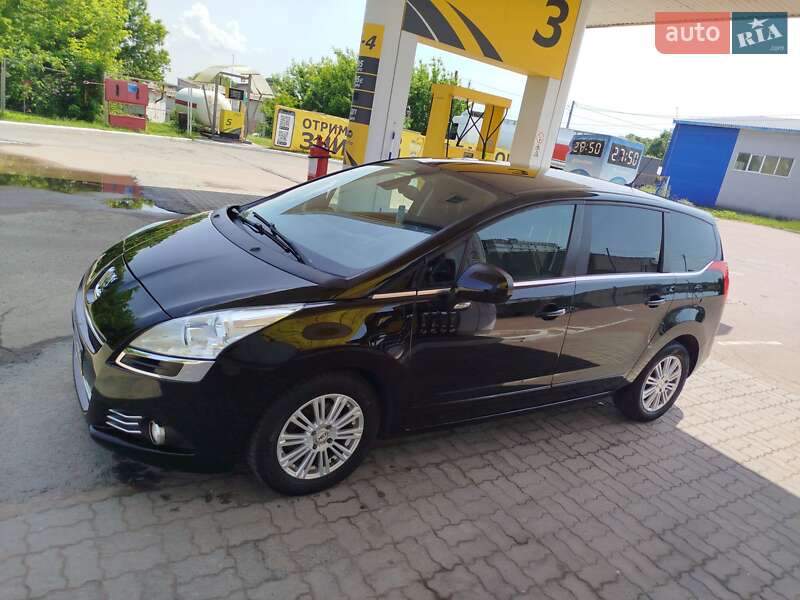 Микровэн Peugeot 5008 2010 в Житомире