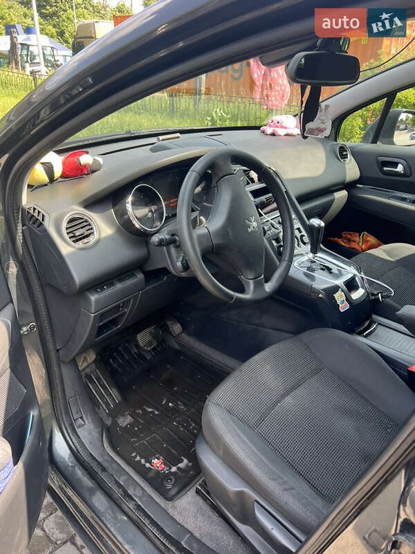 Мікровен Peugeot 5008 2016 в Львові