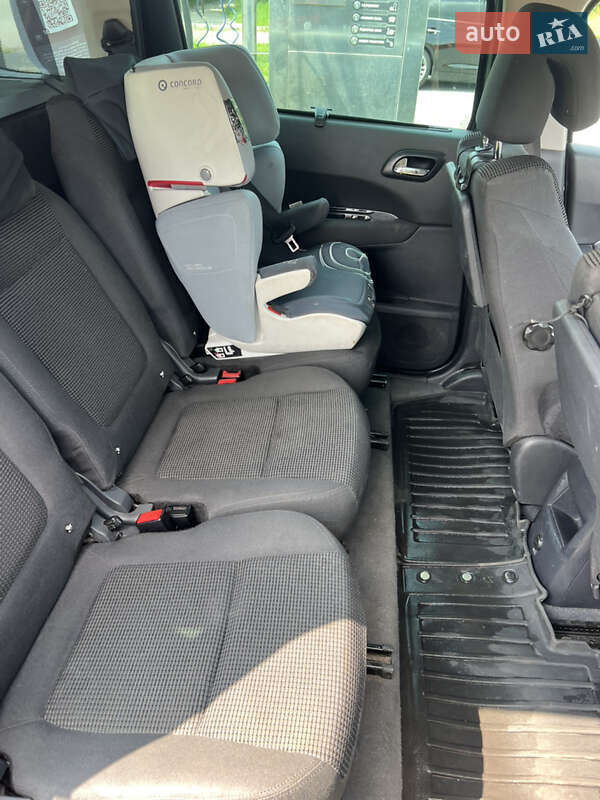 Мікровен Peugeot 5008 2016 в Львові