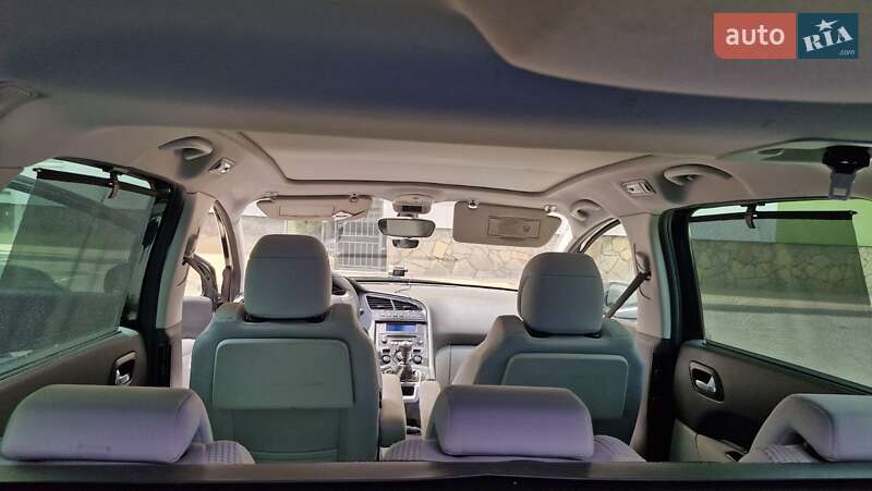 Мікровен Peugeot 5008 2011 в Луцьку