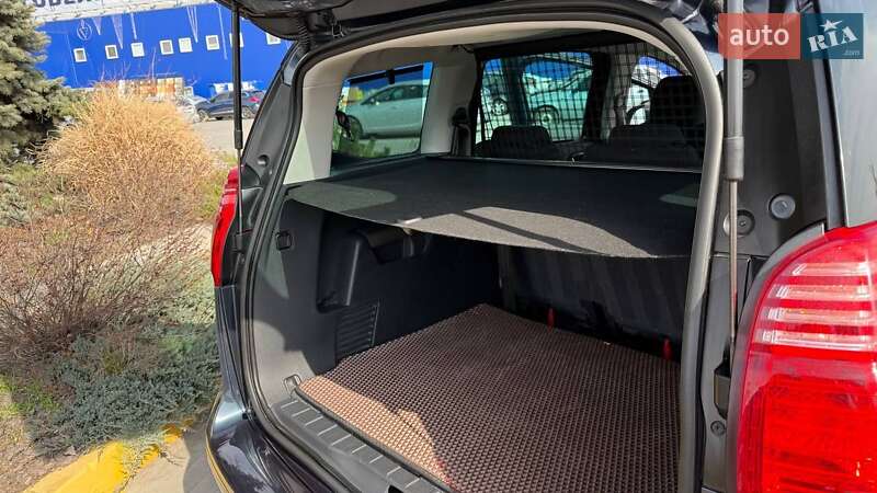 Микровэн Peugeot 5008 2013 в Виннице