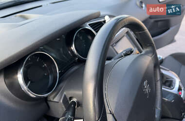 Микровэн Peugeot 5008 2011 в 