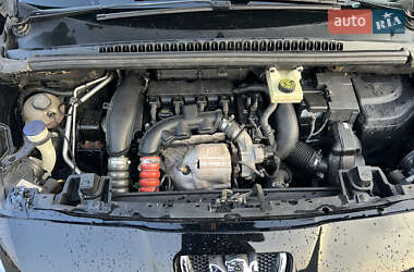 Микровэн Peugeot 5008 2011 в 