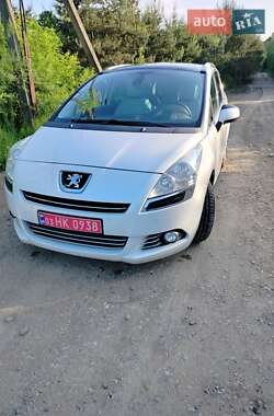 Мікровен Peugeot 5008 2013 в Хирові