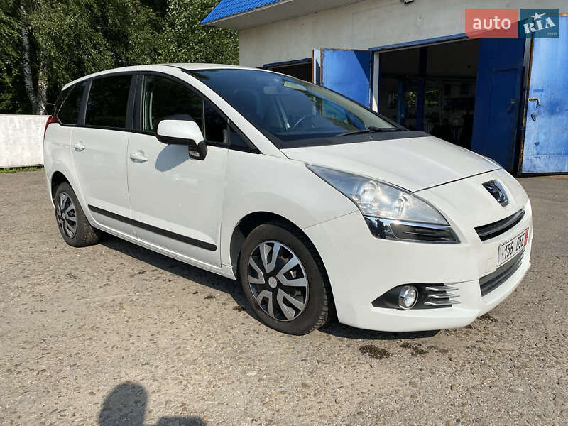 Микровэн Peugeot 5008 2013 в 