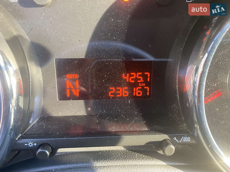 Микровэн Peugeot 5008 2013 в Калуше