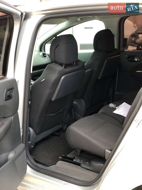 Мікровен Peugeot 5008 2011 в Ковелі