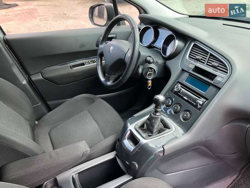 Мікровен Peugeot 5008 2011 в Ковелі