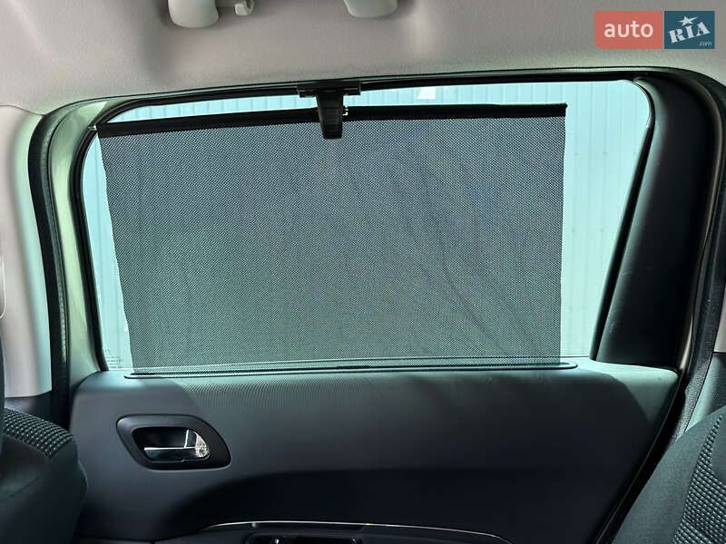 Мікровен Peugeot 5008 2012 в Львові